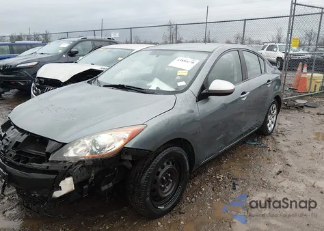 2013 Mazda Mazda3 I Sport z USA, uszkodzony, nr VIN JM1BL1U88D1703111